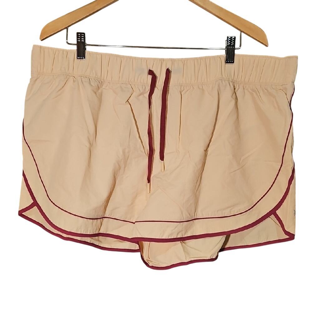 Old Navy Mid-Rise Woven Run Shorts in Crystalline - Picture 1 of 4